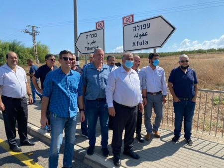  رؤساء مجالس في منطقة المرج يجتمعون مع النائب منصور عباس حول شارع 65